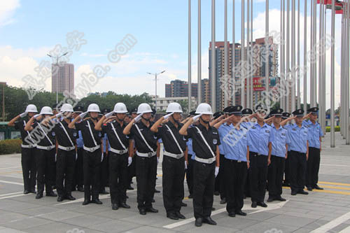 保安服務(wù)公司威遠(yuǎn)驚呆了保安拉警戒線護雪？