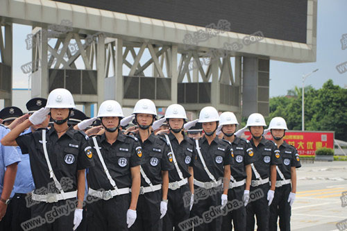 中山小欖保安服務(wù)公司新聞：少年玩手機(jī)被雷劈死？手機(jī)引雷擊嗎
