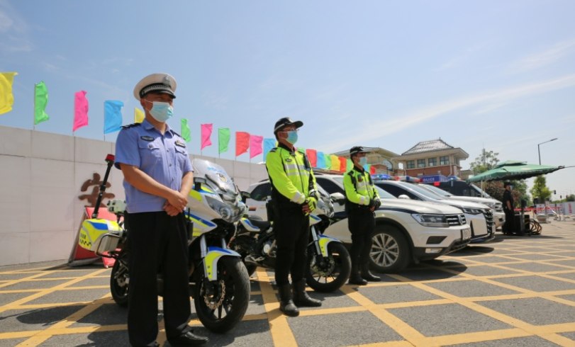 輕傷不下火線，民警連續(xù)8年堅(jiān)守高考安保工作崗